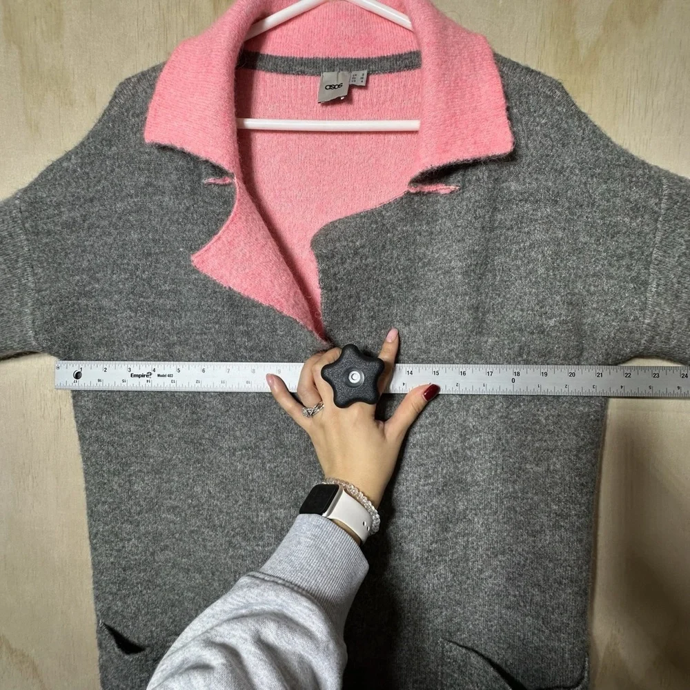 ASOS Women’s Gray and Pink Sweater/Cardigan. Soft and stretchy. Size‎ 4